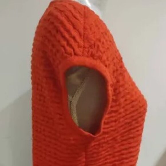 Woman's Sleveless Shirt - Picture 2 of 7